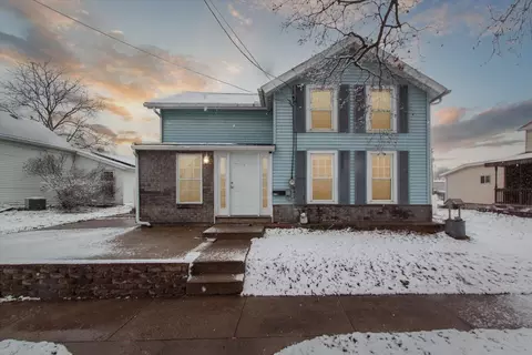 211 N Jackson Ave, Polo, IL 61064