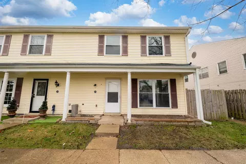 6 Fernwood Dr # V, Bolingbrook, IL 60440