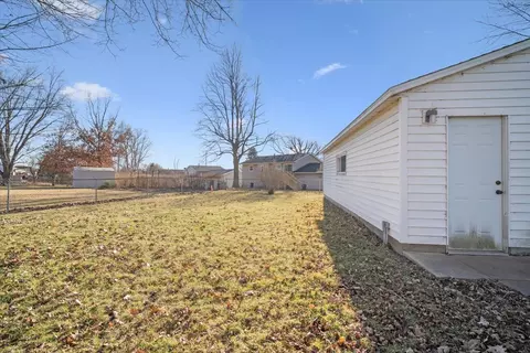 Exterior - 315 Robert Dr, Normal, IL 61761 photo 6 of 8