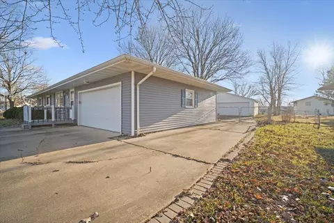 Exterior - 315 Robert Dr, Normal, IL 61761 photo 8 of 8