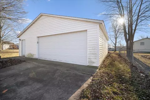 Exterior - 315 Robert Dr, Normal, IL 61761 photo 4 of 8