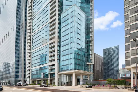 340 E Randolph St #4204, Chicago, IL 60601