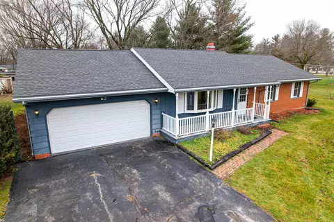 Exterior - 5946 E Scott Dr, Byron, IL 61010 photo 4 of 25