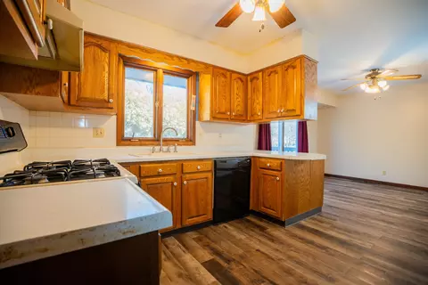 Kitchen - 5946 E Scott Dr, Byron, IL 61010 photo 2 of 3