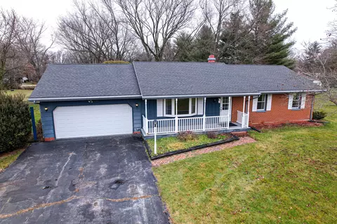 Exterior - 5946 E Scott Dr, Byron, IL 61010 photo 5 of 25