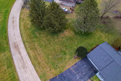 View/Area - 5946 E Scott Dr, Byron, IL 61010 photo 8 of 9
