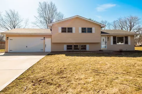 822 Somerset St, New Lenox, IL 60451