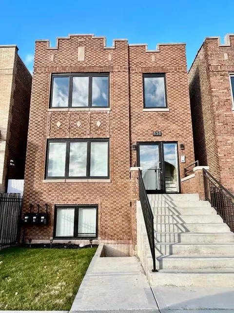 838 W 34th Pl, Chicago, IL 60608