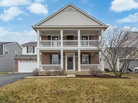 737 Bonaventure Dr, Oswego, IL 60543
