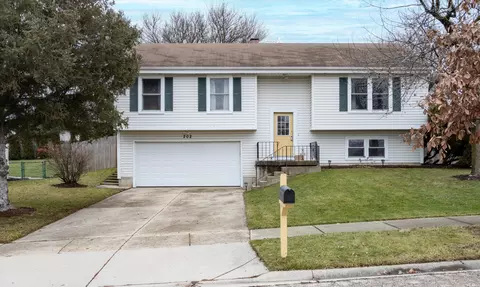 202 Augusta Dr, Mchenry, IL 60050