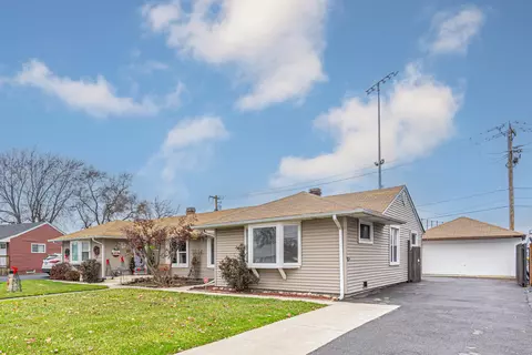 8828 S Main St, Hometown, IL 60456