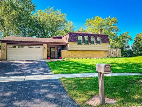 142 Bowman Ct, Bolingbrook, IL 60440