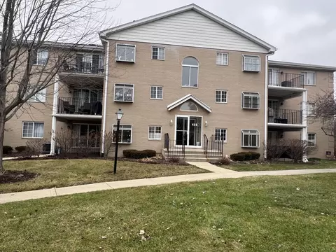 466 S President St #101, Carol Stream, IL 60188