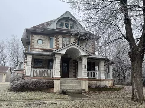 107 Miller St, Steward, IL 60553