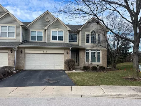 60 Wellesley Cir, Northbrook, IL 60062