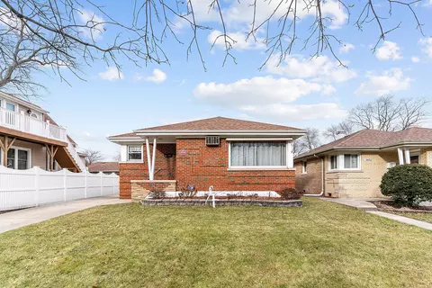 3854 W 99th St, Evergreen Park, IL 60805