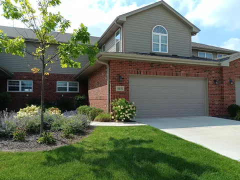 9451 Parkwood Ln, Tinley Park, IL 60487