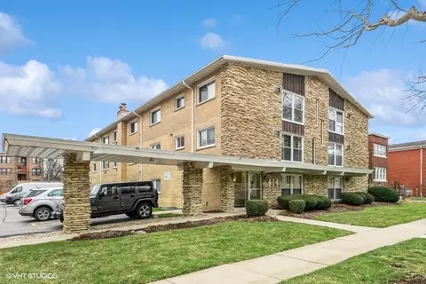 414 S Scoville Ave #28, Oak Park, IL 60302