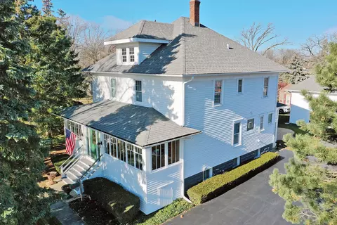 108 E Main St, Lake Zurich, IL 60047