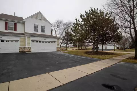 1420 White Pine Ln, Bolingbrook, IL 60490