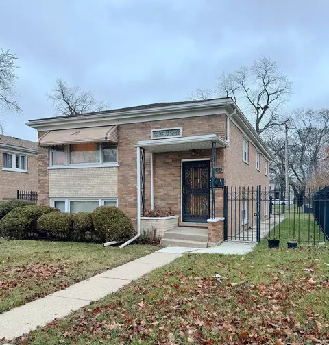 809 S 13th Ave, Maywood, IL 60153
