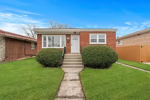419 E 142nd St, Dolton, IL 60419