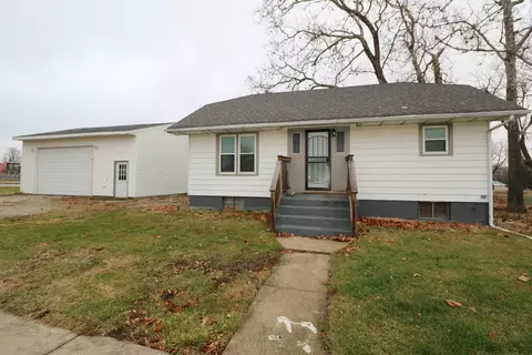 177 S Central St, El Paso, IL 61738