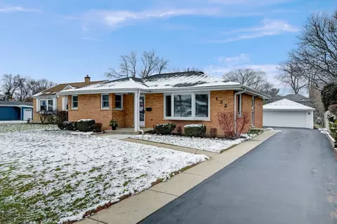 132 N Rohlwing Rd, Palatine, IL 60074