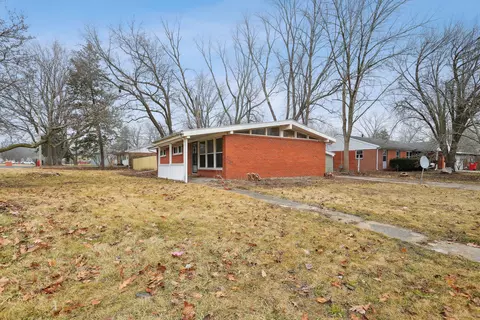 Exterior - 1508 Dobbins Dr, Champaign, IL 61821 photo 4 of 7