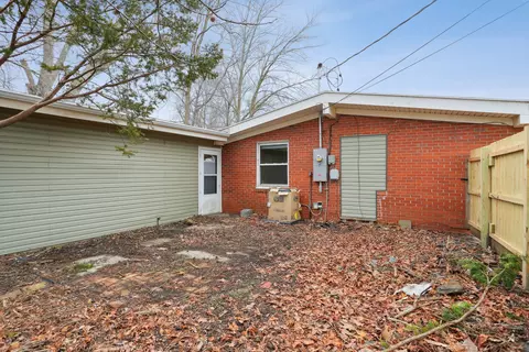 Exterior - 1508 Dobbins Dr, Champaign, IL 61821 photo 6 of 7
