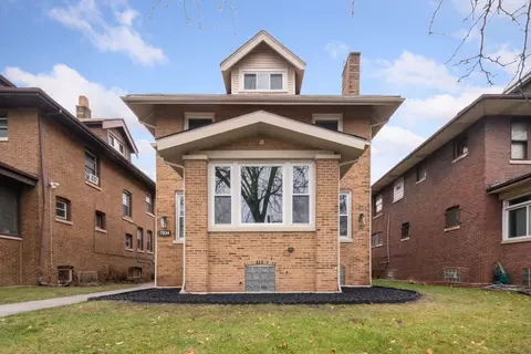 7234 S Paxton Ave, Chicago, IL 60649