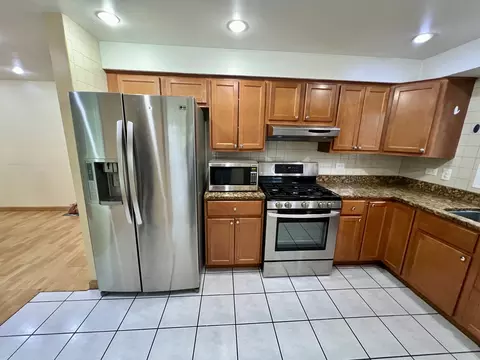 845 Beau Dr, Des Plaines, IL 60016 photo 8