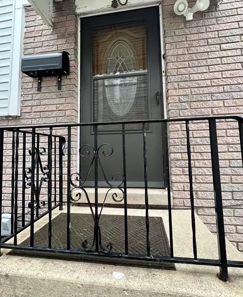 845 Beau Dr, Des Plaines, IL 60016 photo 2