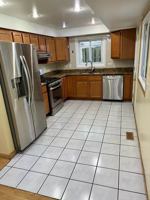 845 Beau Dr, Des Plaines, IL 60016 photo 7