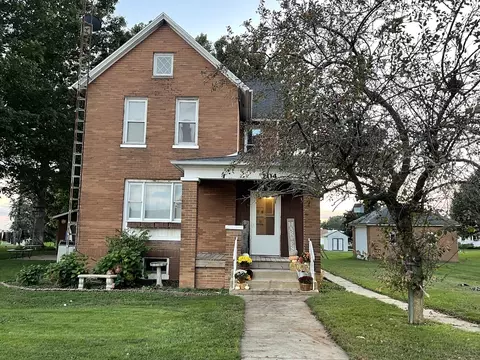 204 S Locust St, Sublette, IL 61367
