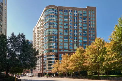 600 N Kingsbury St #705, Chicago, IL 60654