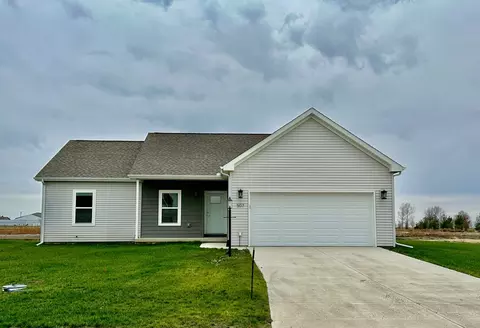 507 Jerin Dr, Fisher, IL 61843
