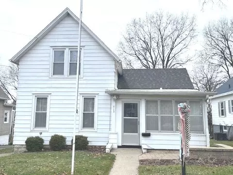 513 Crawford Ave, Dixon, IL 61021