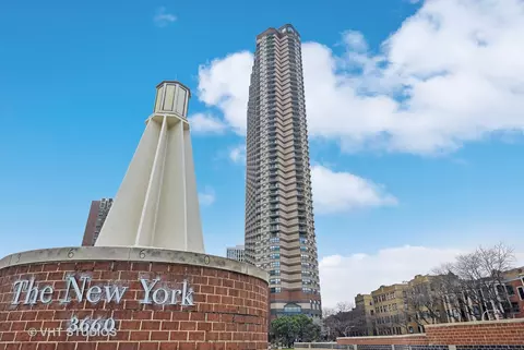 3660 N Lake Shore Dr #3705, Chicago, IL 60613