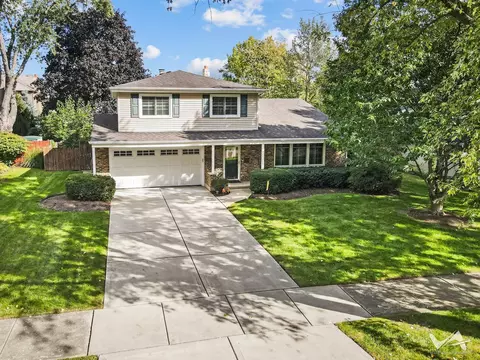 340 S Green Valley Dr, Naperville, IL 60540