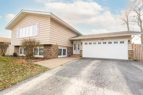 128 Kimber Dr, New Lenox, IL 60451