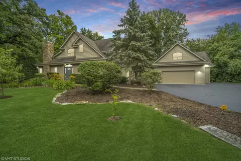1724 Glenmore Rd, Libertyville, IL 60048