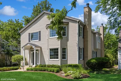 827 Leyden Ln, Wilmette, IL 60091