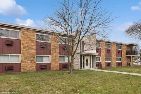 120 Collen Dr #107, Lombard, IL 60148