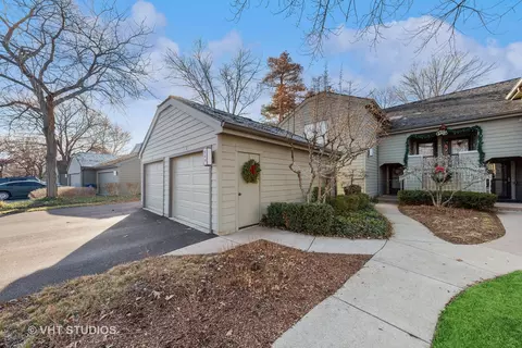 260 Timber Ridge Ln #C, Lake Barrington, IL 60010
