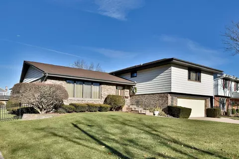 357 E Madison St, Elmhurst, IL 60126 photo 2