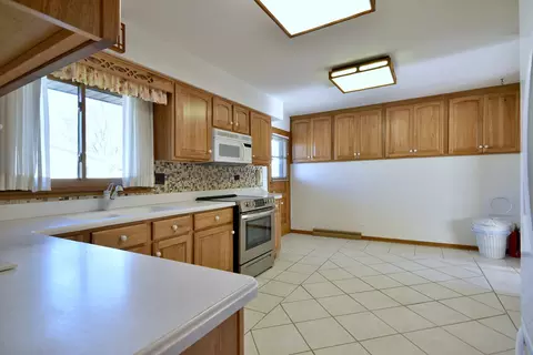 357 E Madison St, Elmhurst, IL 60126 photo 12