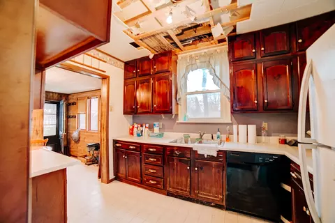 439 E Cherry St, Watseka, IL 60970 photo 7