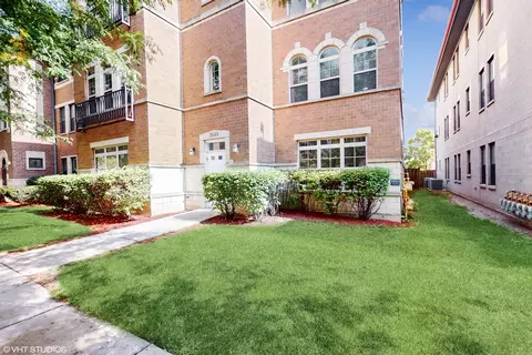 3849 S Ellis Ave #102, Chicago, IL 60653