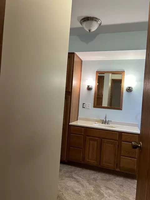 Bath - 310 4th St, Mendota, IL 61342 photo 3 of 6
